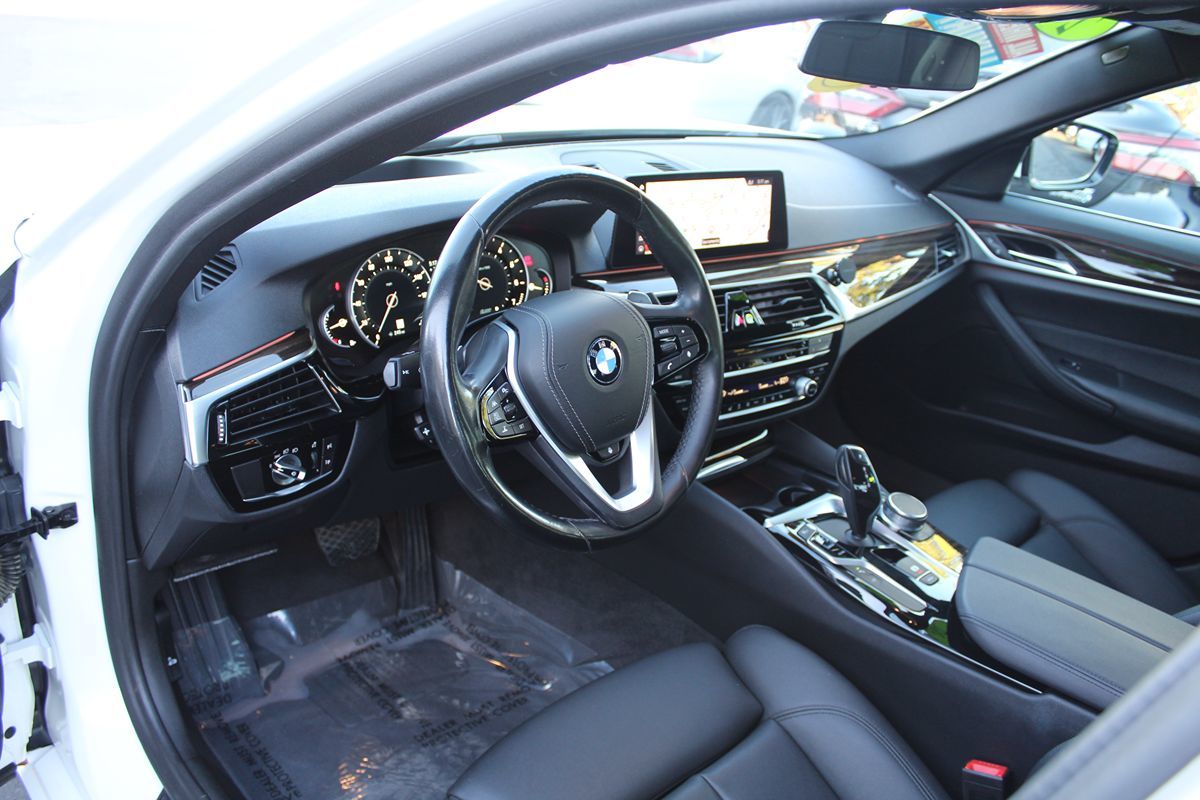 2019 BMW 5 Series 530i - Photo 19