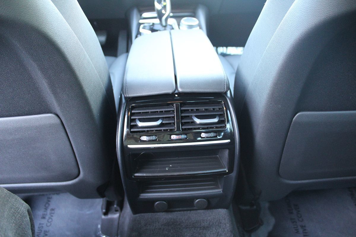 2019 BMW 5 Series 530i - Photo 27
