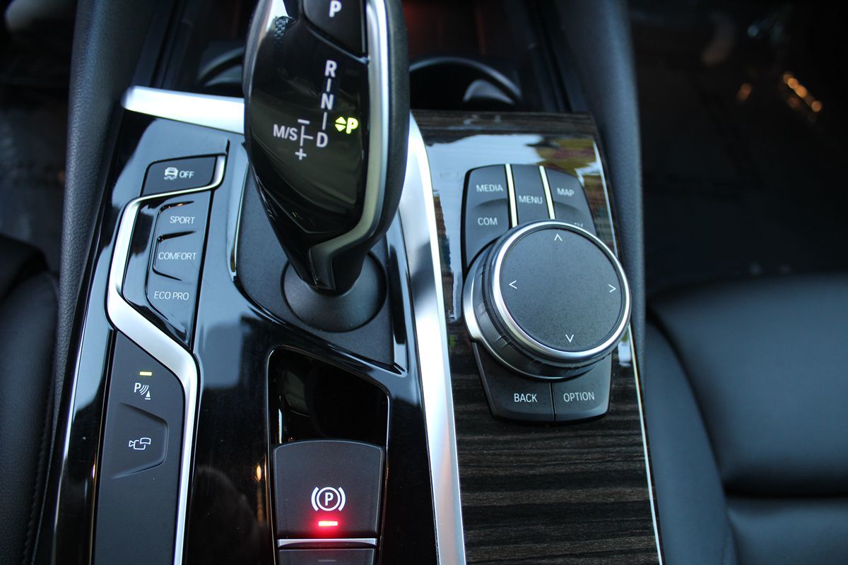 2019 BMW 5 Series 530i - Photo 31