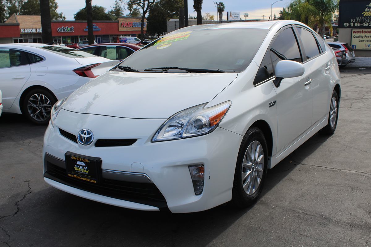 2014 Toyota Prius Plug-in photo 4