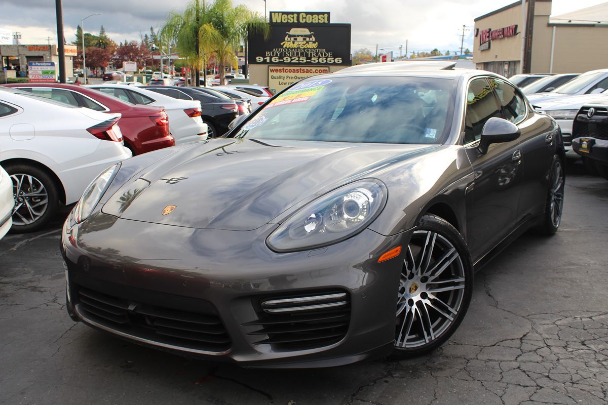 2015 Porsche Panamera GTS photo 2