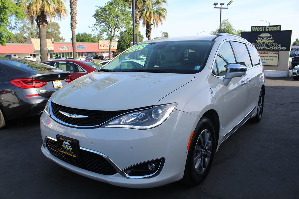 2020 Chrysler Pacifica Hybrid Limited - Photo 4