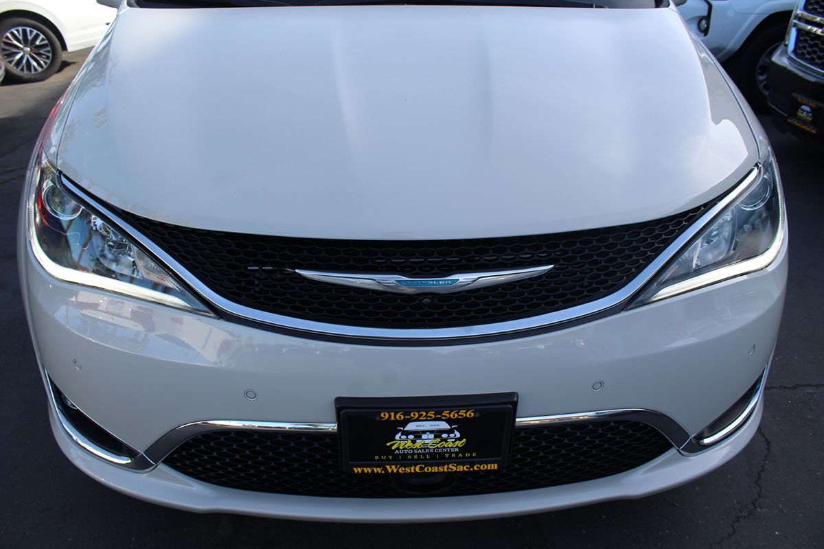 2020 Chrysler Pacifica Hybrid Limited - Photo 9