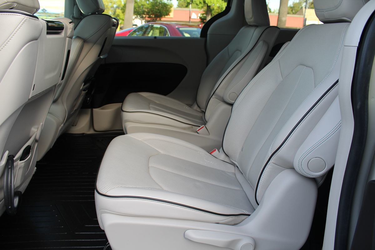 2020 Chrysler Pacifica Hybrid Limited - Photo 17