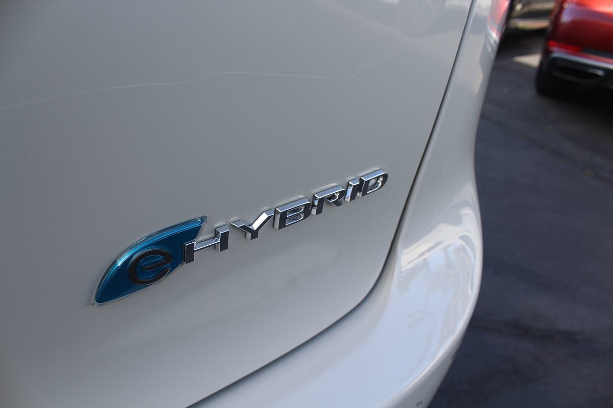 2020 Chrysler Pacifica Hybrid Limited - Photo 22