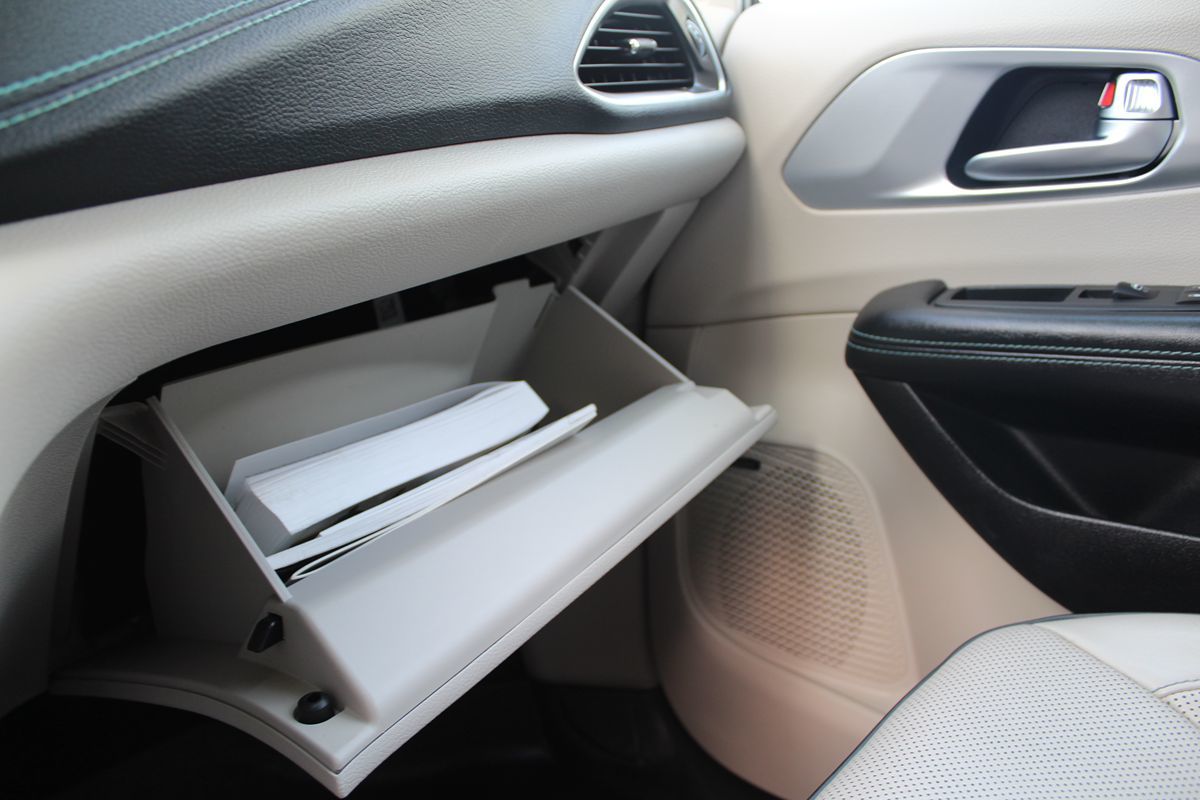 2020 Chrysler Pacifica Hybrid Limited - Photo 34