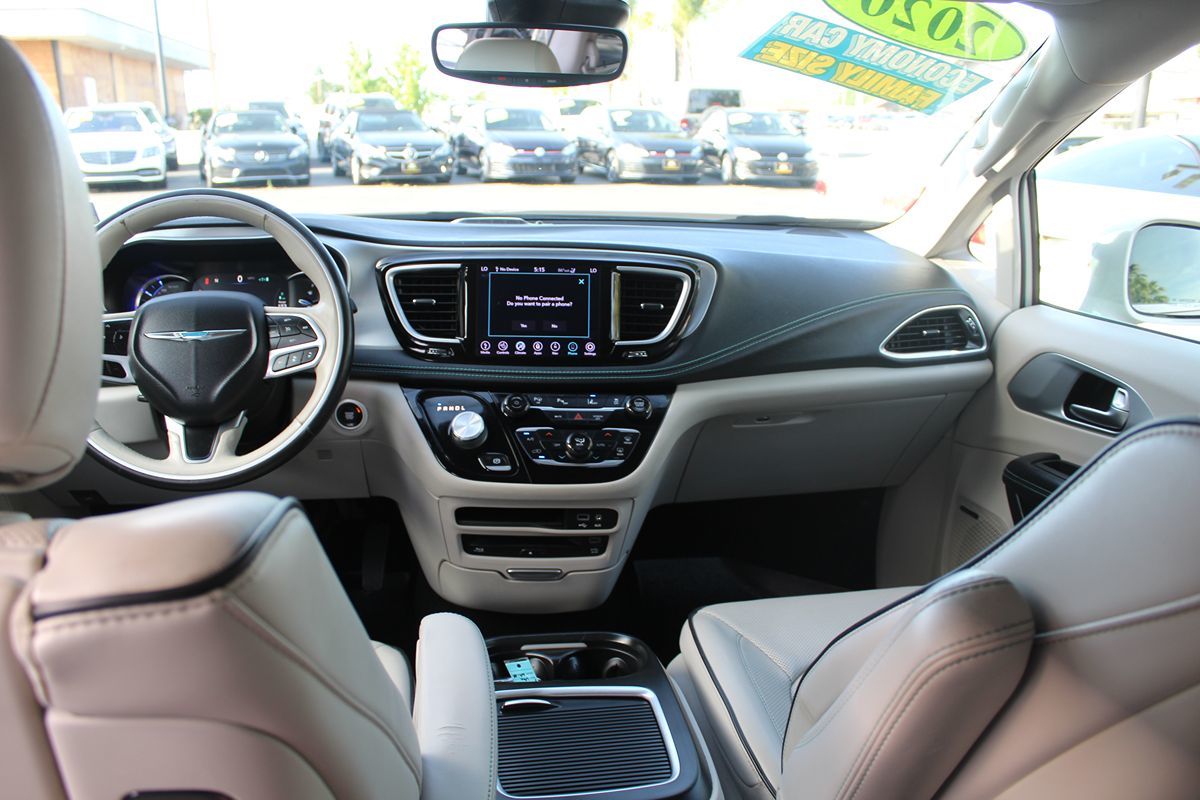 2020 Chrysler Pacifica Hybrid Limited - Photo 40
