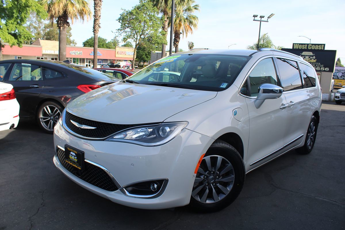 2020 Chrysler Pacifica Hybrid Limited - Photo 45
