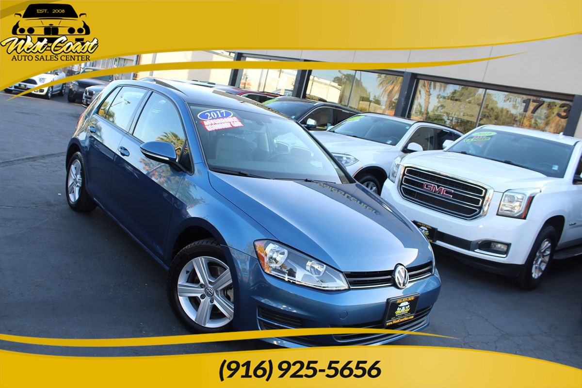 2017 Volkswagen Golf TSI Wolfsburg Edition 4-Door Auto's photo