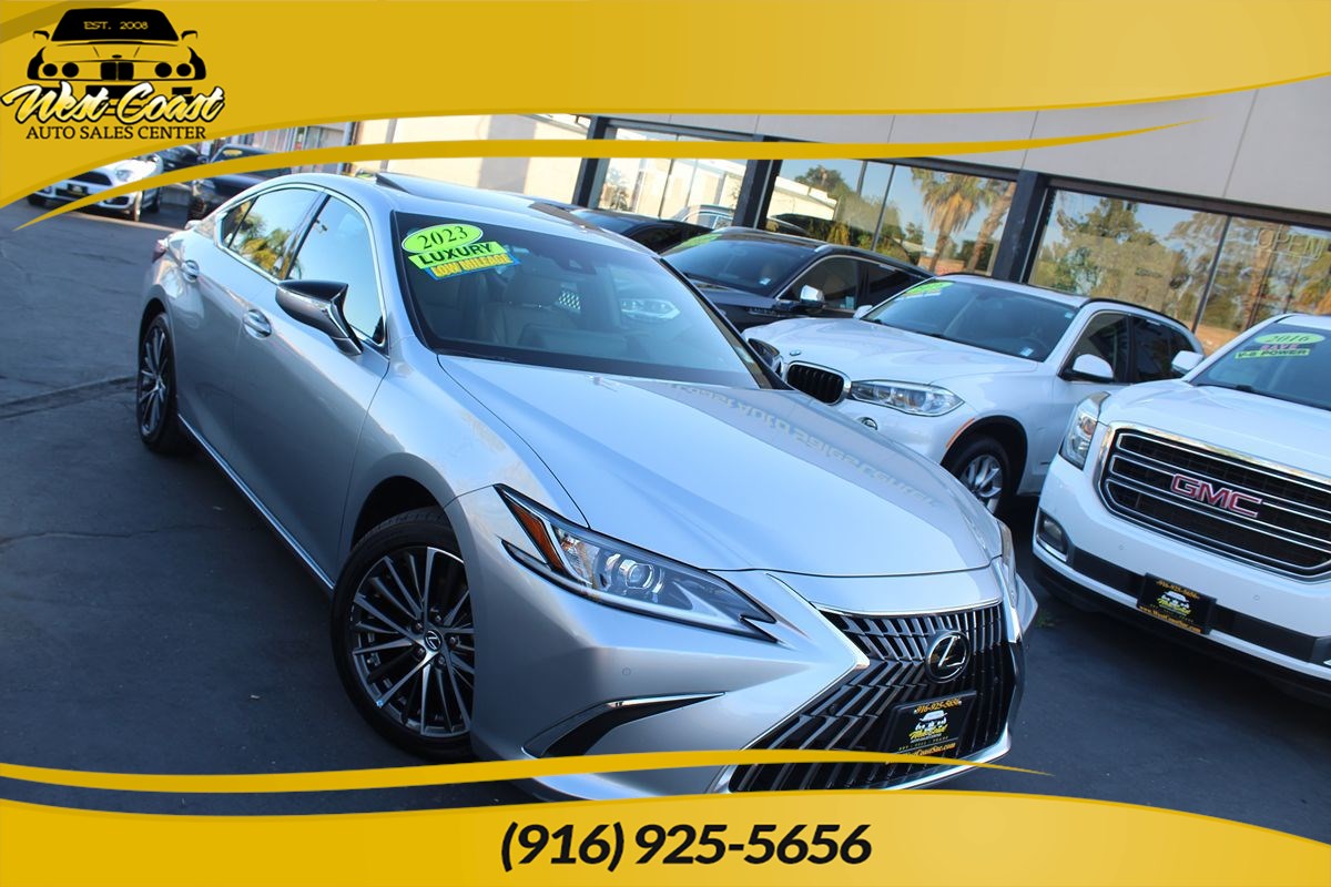 2023 Lexus ES 300h's photo