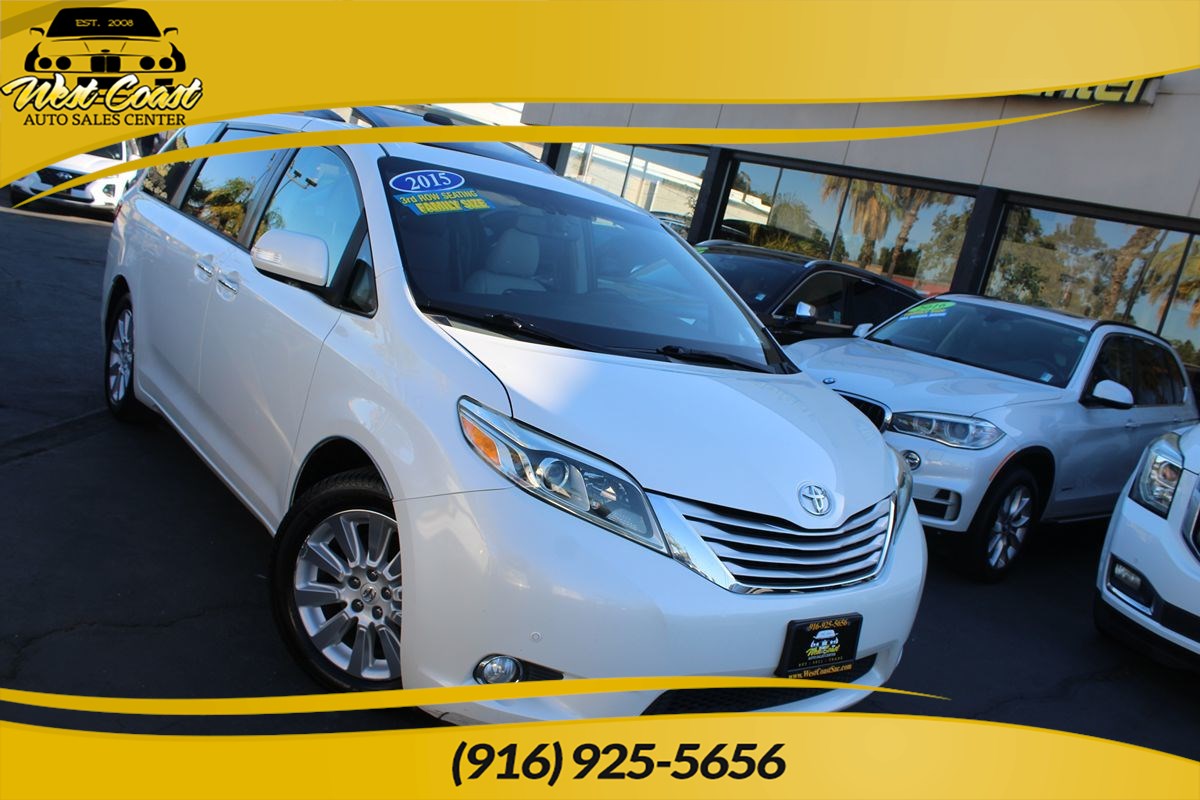 2015 Toyota Sienna Limited V6 7-Passenger's photo