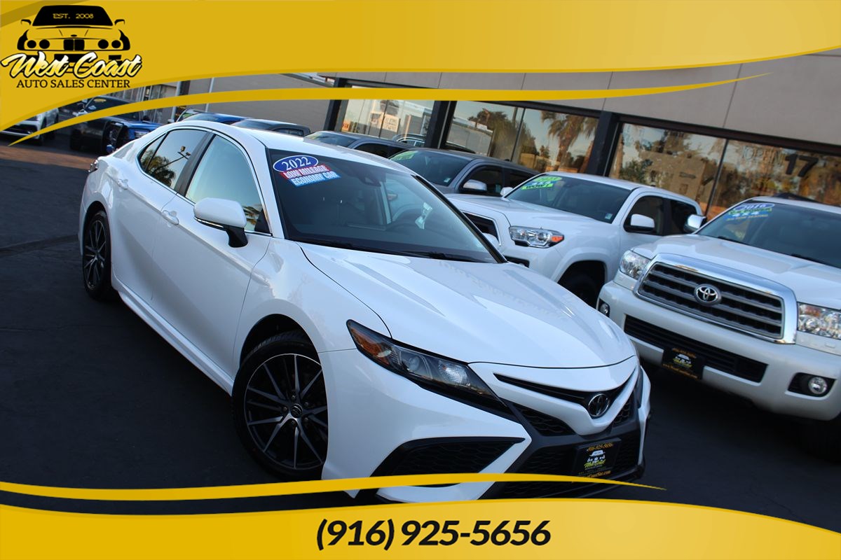 2022 Toyota Camry SE