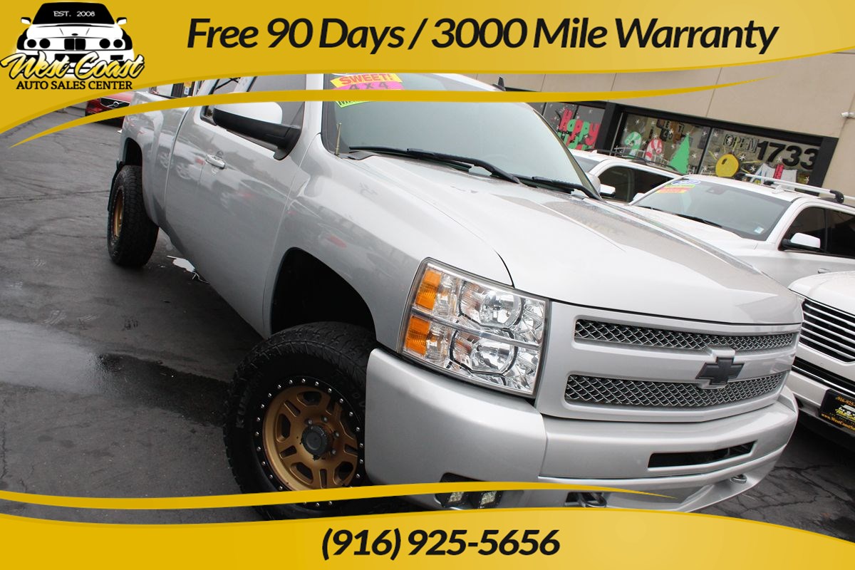 2011 Chevrolet Silverado 1500 LT | 4X4, Lifted, Aftermarket wheels, 12 Services!