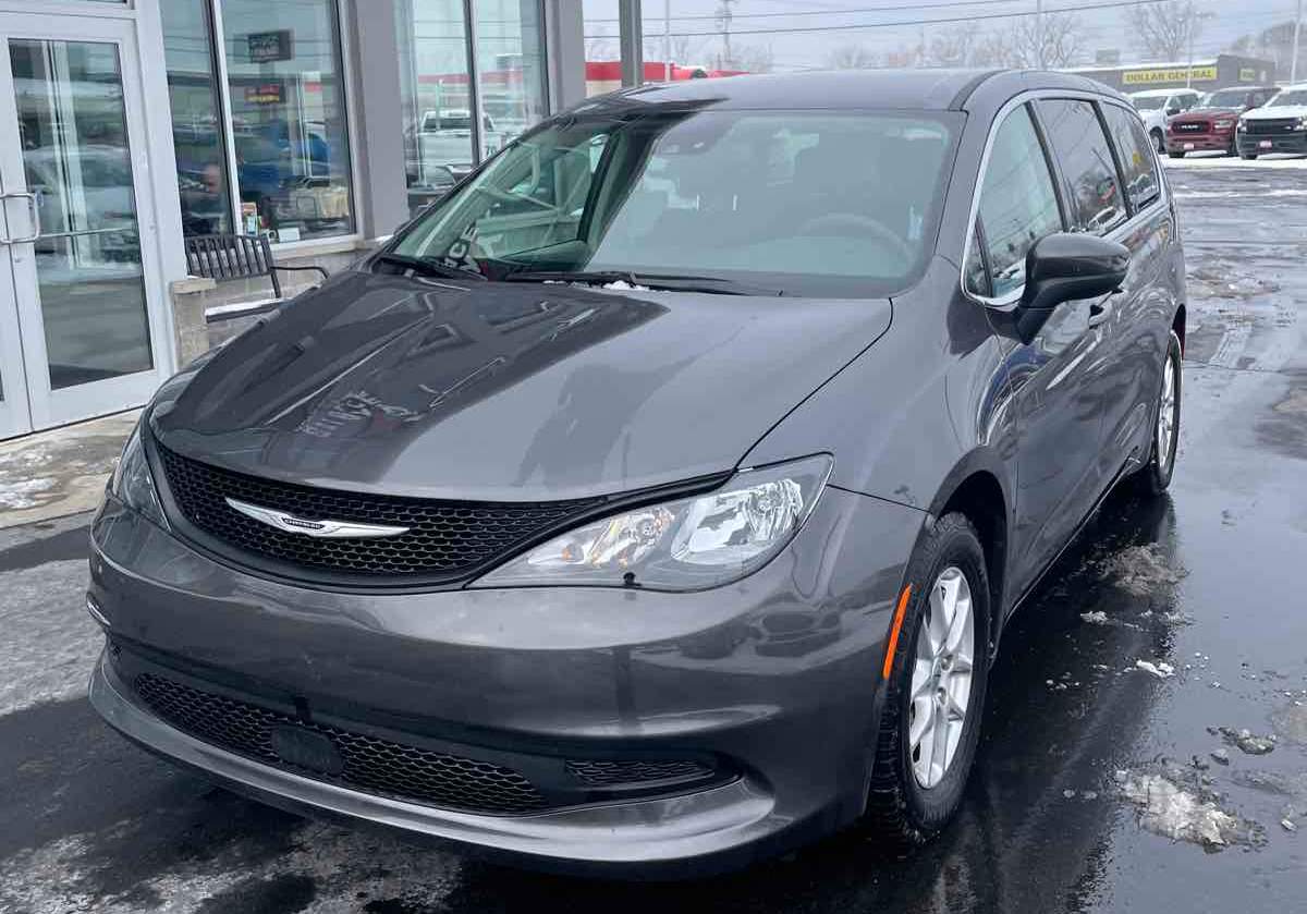 2023 Chrysler Voyager LX