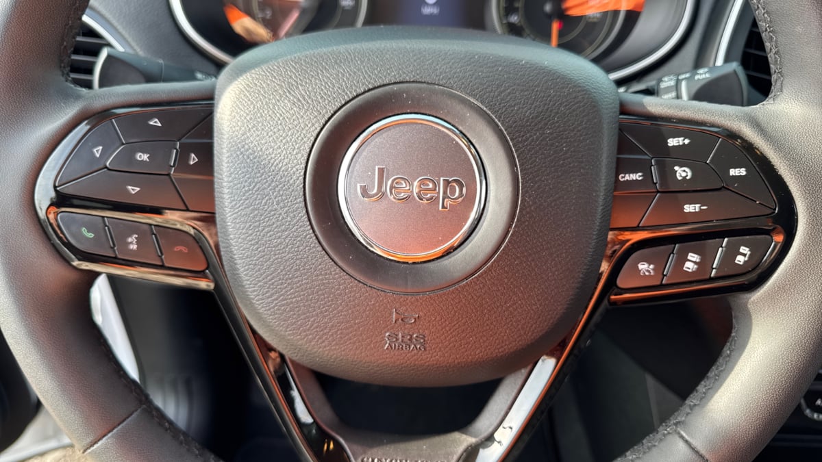 2023 Jeep Cherokee Altitude Lux photo 15