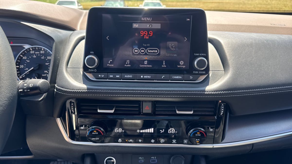 2022 Nissan Rogue SV photo 12