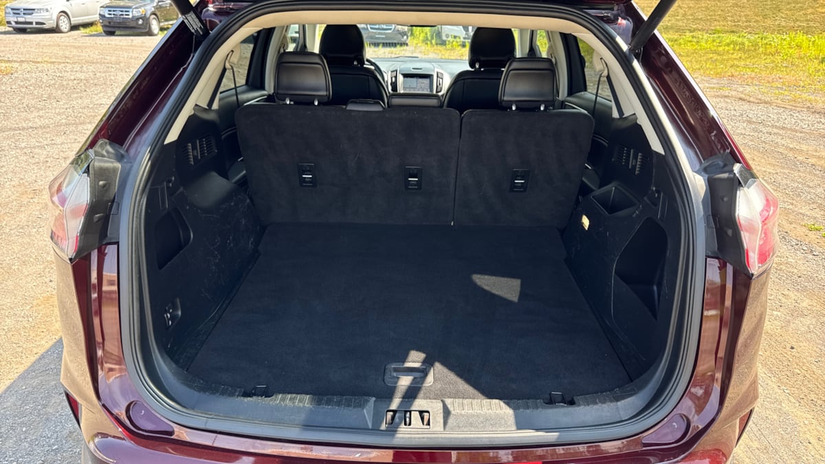 2019 Ford Edge SEL photo 11