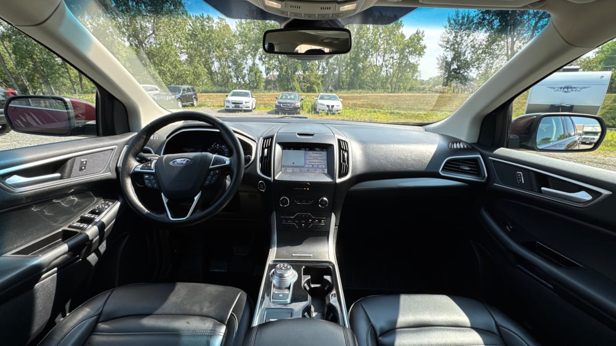 2019 Ford Edge SEL photo 24