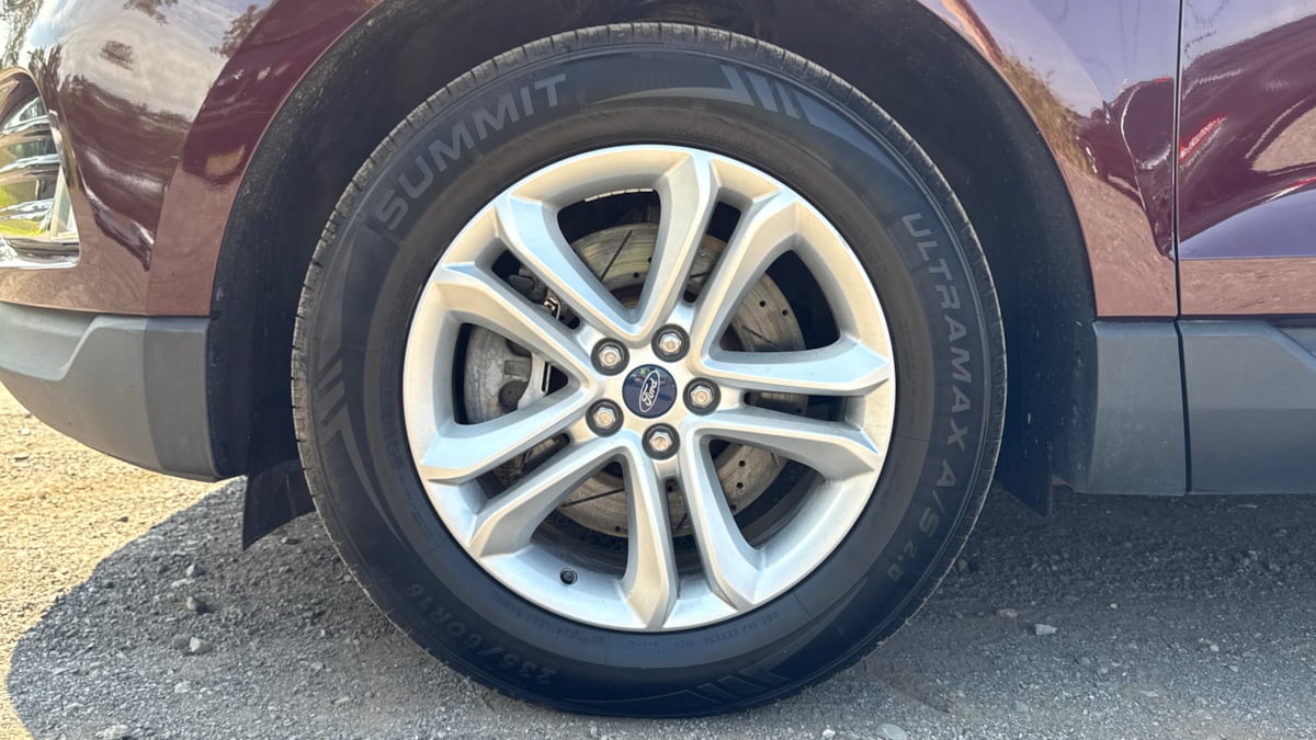 2019 Ford Edge SEL photo 22