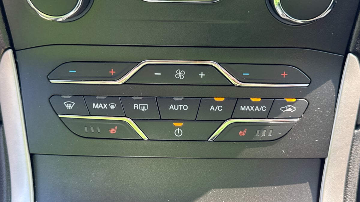 2019 Ford Edge SEL photo 27
