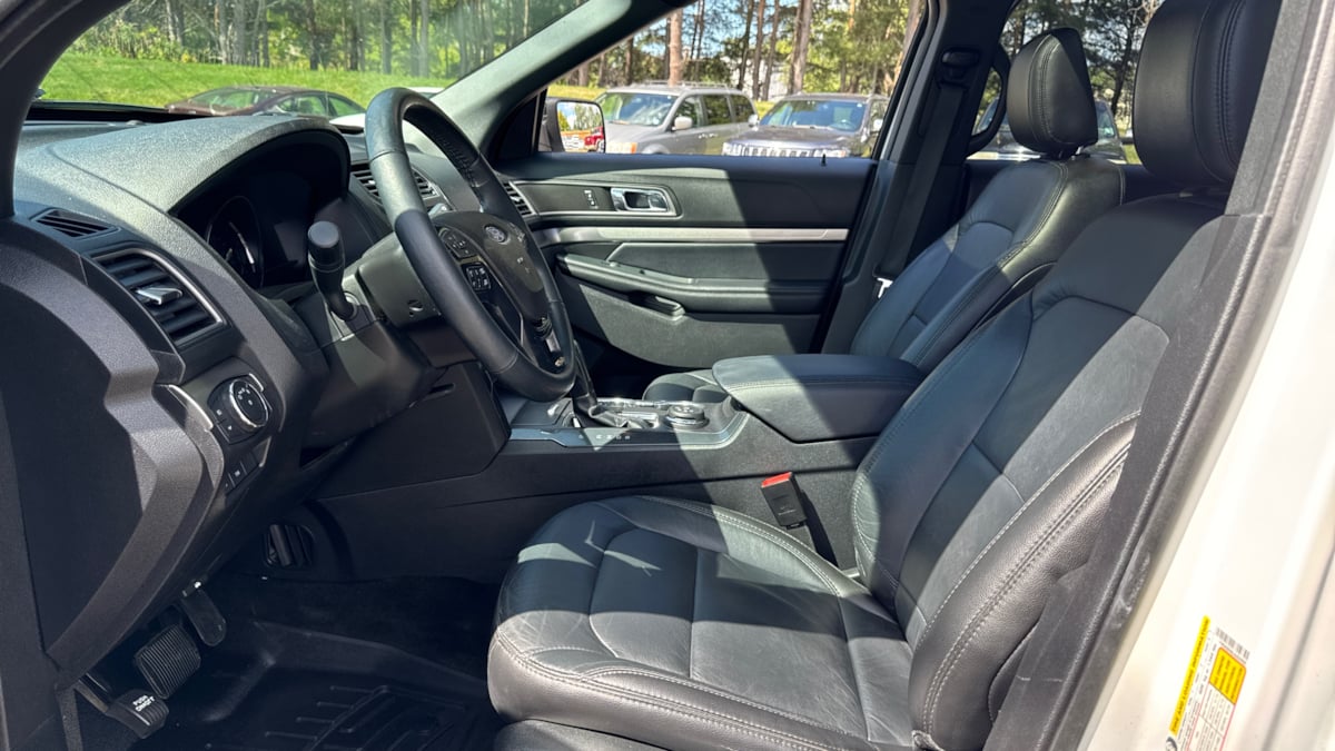 2018 Ford Explorer XLT photo 9