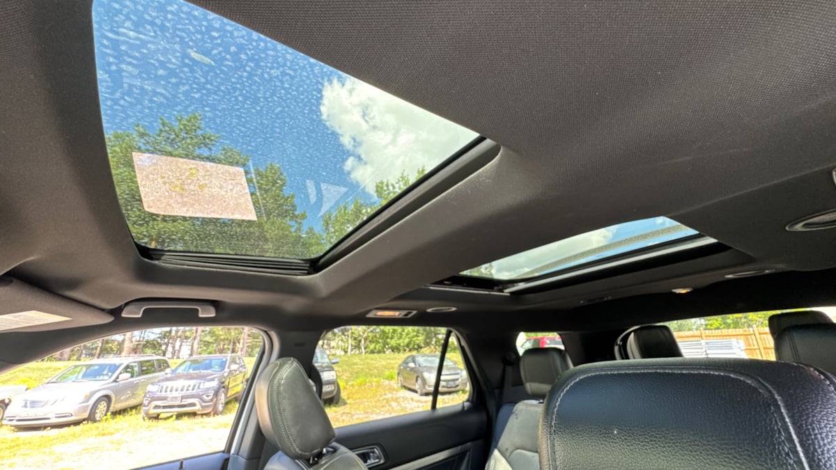 2018 Ford Explorer XLT photo 19