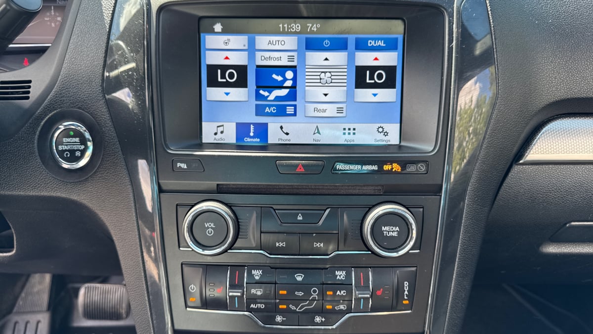 2018 Ford Explorer XLT photo 27