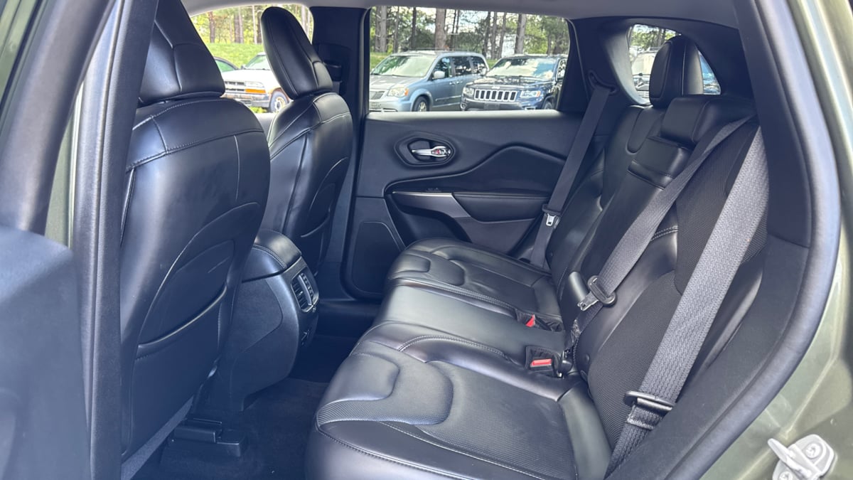 2019 Jeep Cherokee Limited photo 10