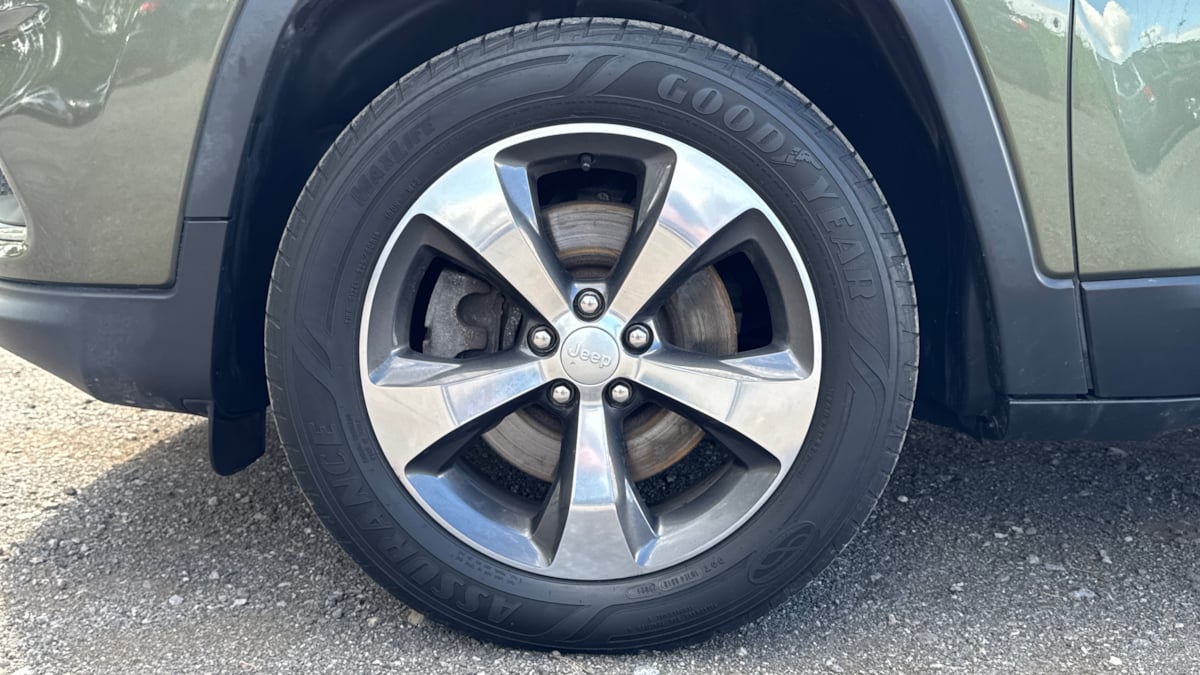 2019 Jeep Cherokee Limited photo 22