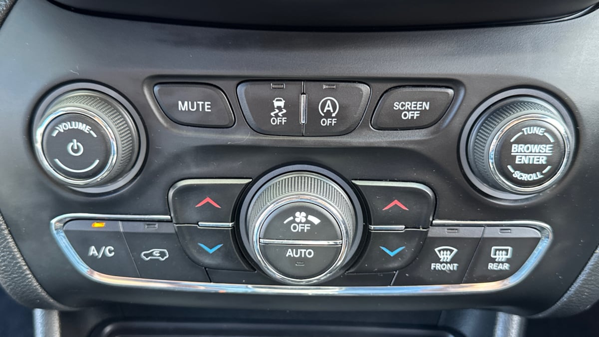 2019 Jeep Cherokee Limited photo 26