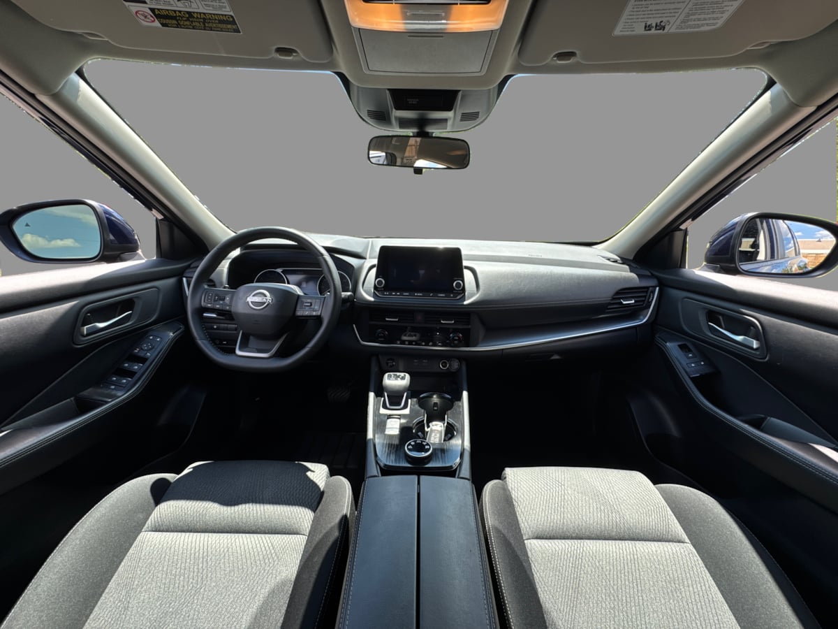 2025 Nissan Rogue SV photo 15