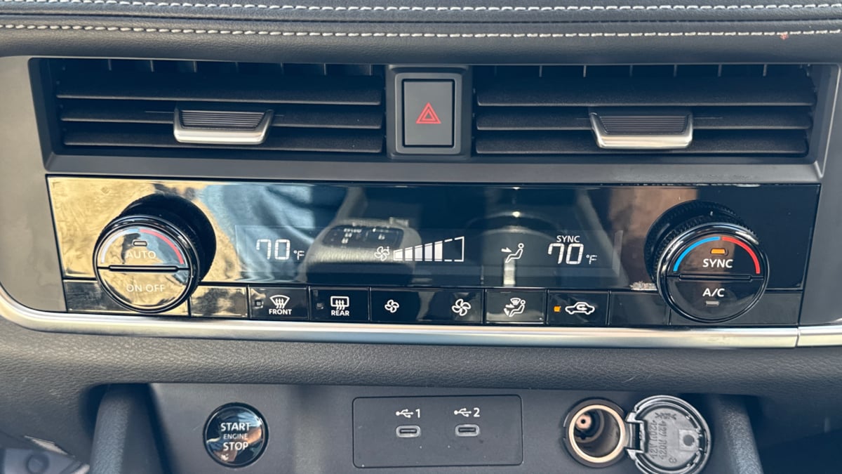 2025 Nissan Rogue SV photo 21