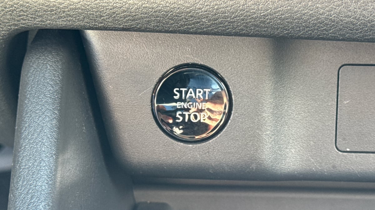 2025 Nissan Rogue SV photo 22