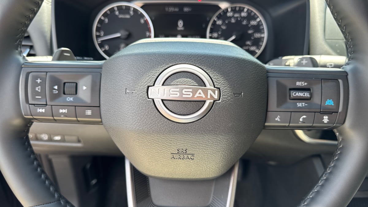 2025 Nissan Rogue SV photo 13