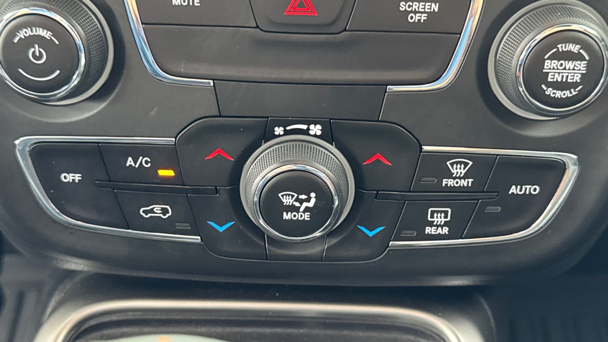 2020 Jeep Compass Latitude photo 23