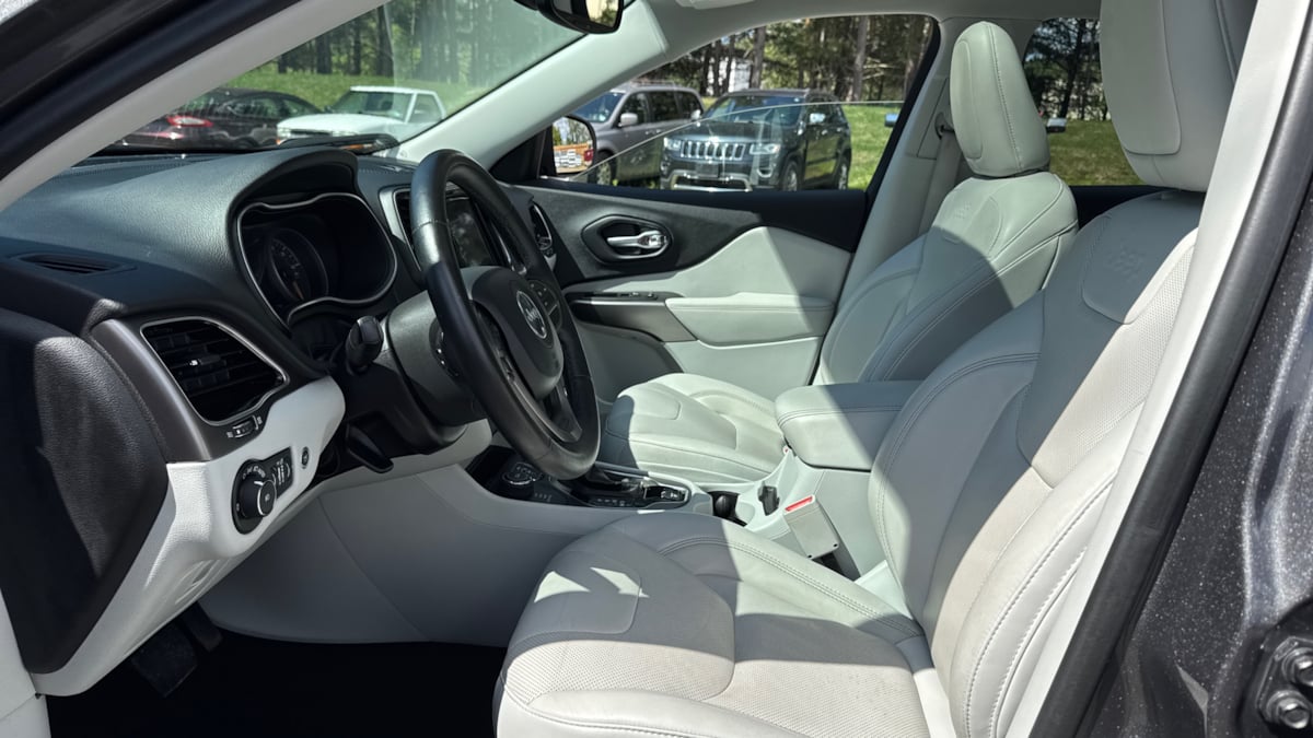 2019 Jeep Cherokee Limited photo 8