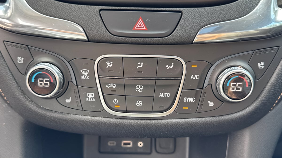 2020 Chevrolet Equinox Premier photo 27