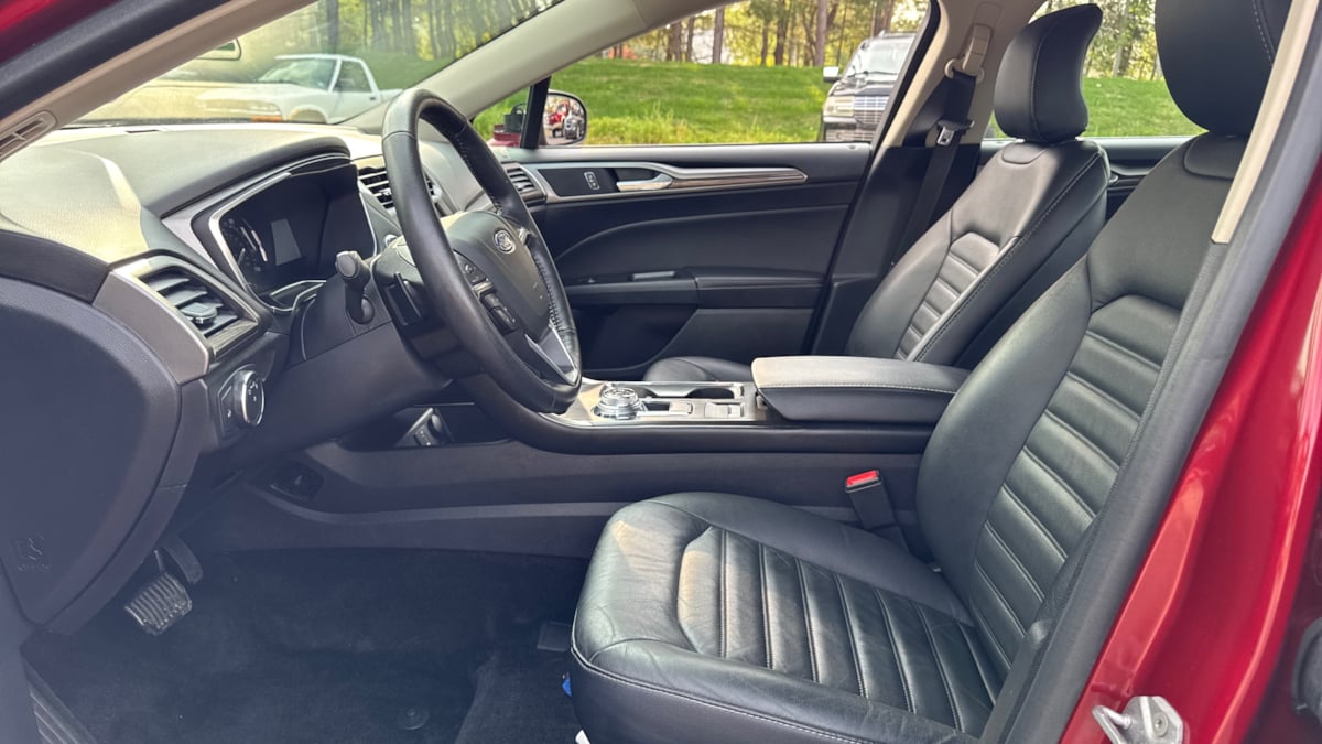 2018 Ford Fusion SE photo 9