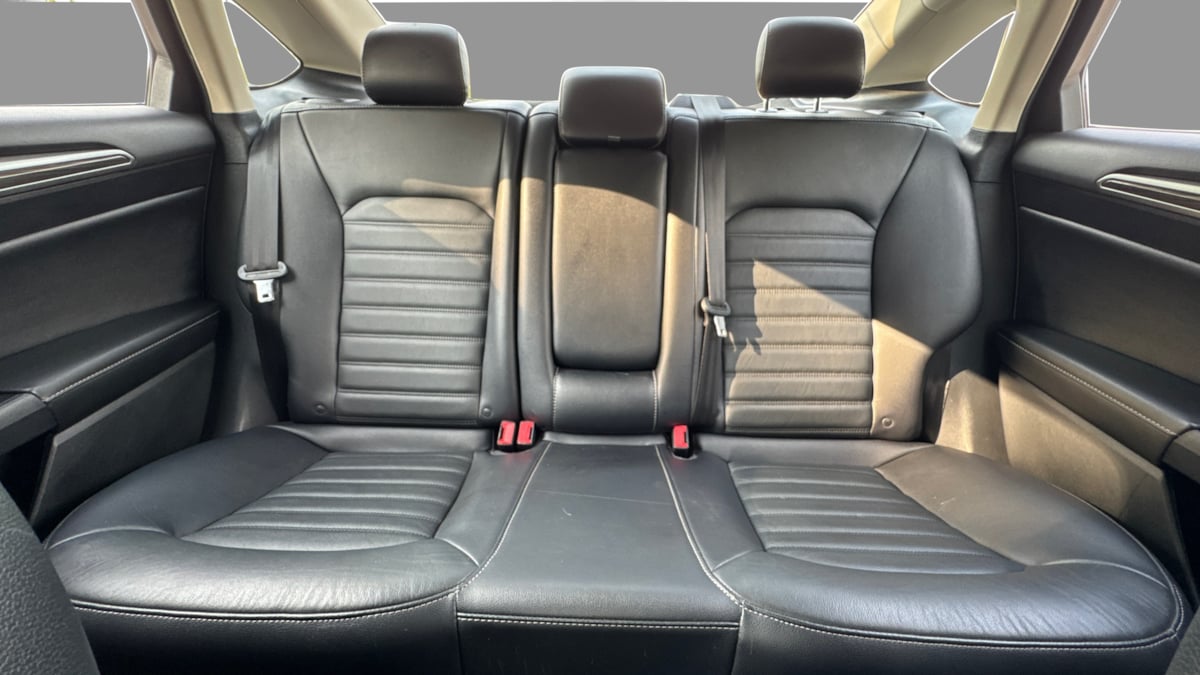 2018 Ford Fusion SE photo 12