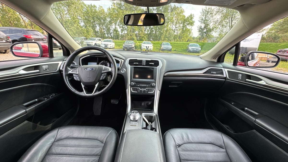 2018 Ford Fusion SE photo 22