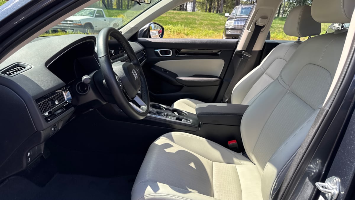 2023 Honda Civic Hatchback EX-L photo 9