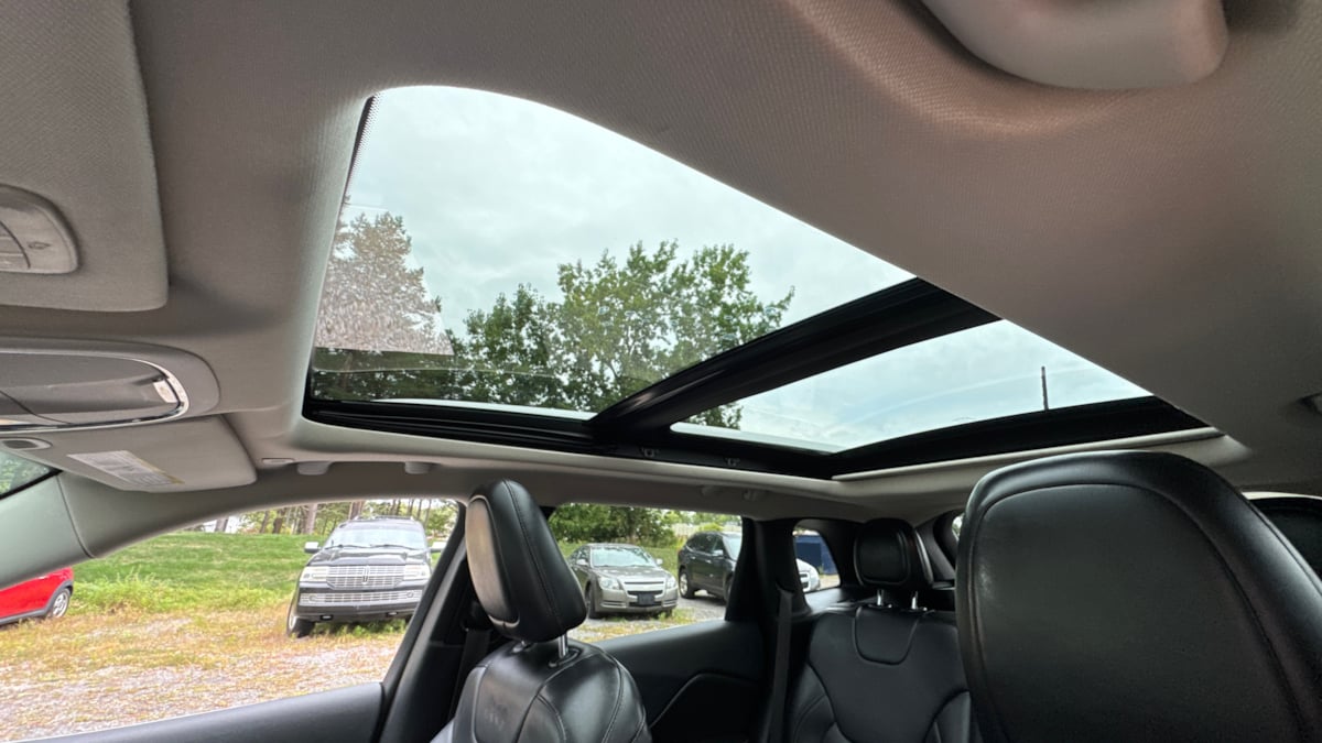 2018 Jeep Cherokee Limited photo 19