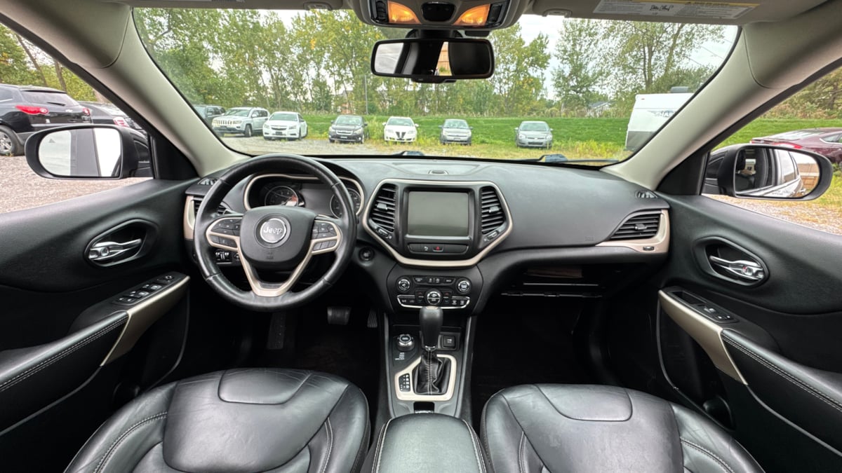 2018 Jeep Cherokee Limited photo 24