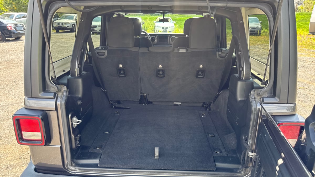 2018 Jeep Wrangler Unlimited Sport S photo 11