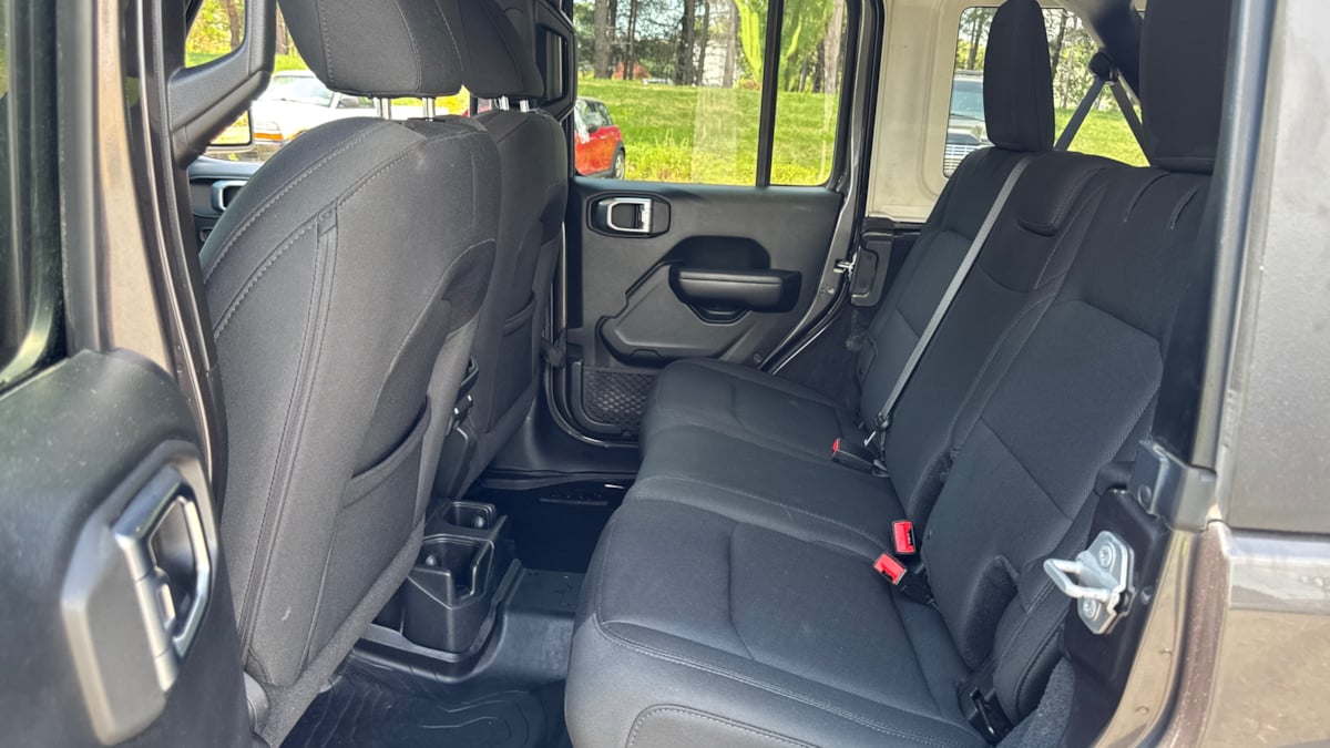 2018 Jeep Wrangler Unlimited Sport S photo 10
