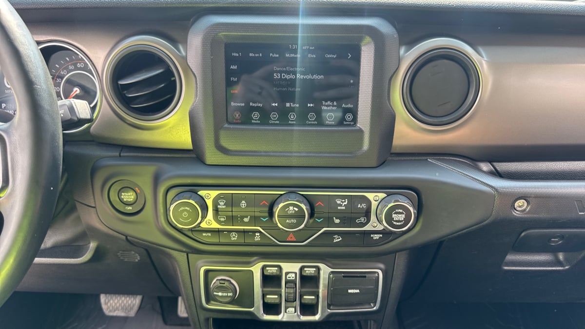 2018 Jeep Wrangler Unlimited Sport S photo 12