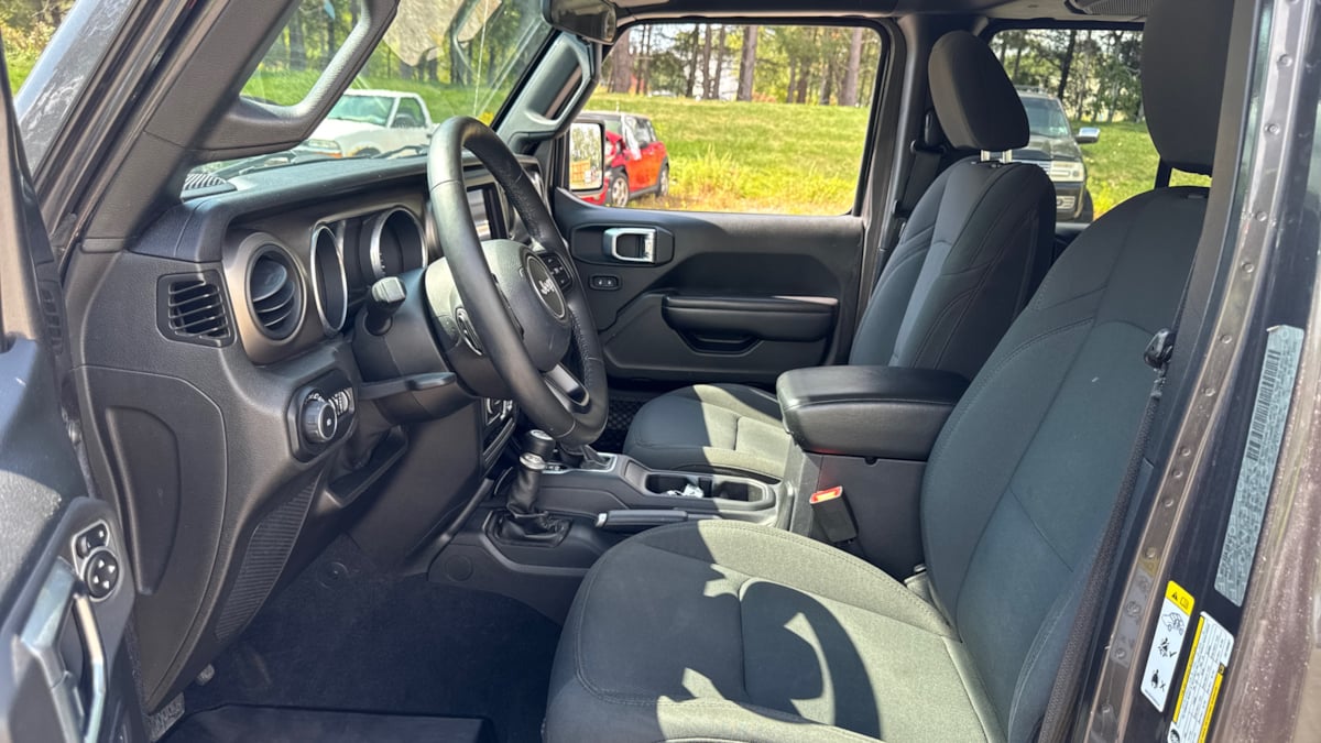 2018 Jeep Wrangler Unlimited Sport S photo 9