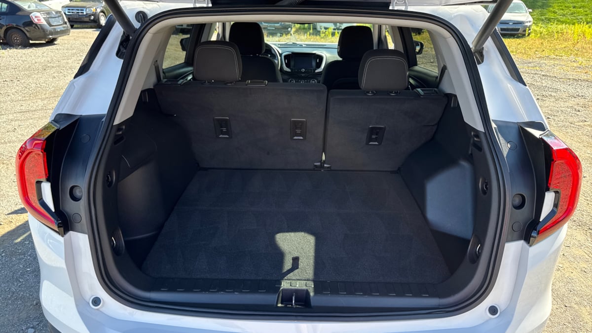 2023 Gmc Terrain SLE photo 11