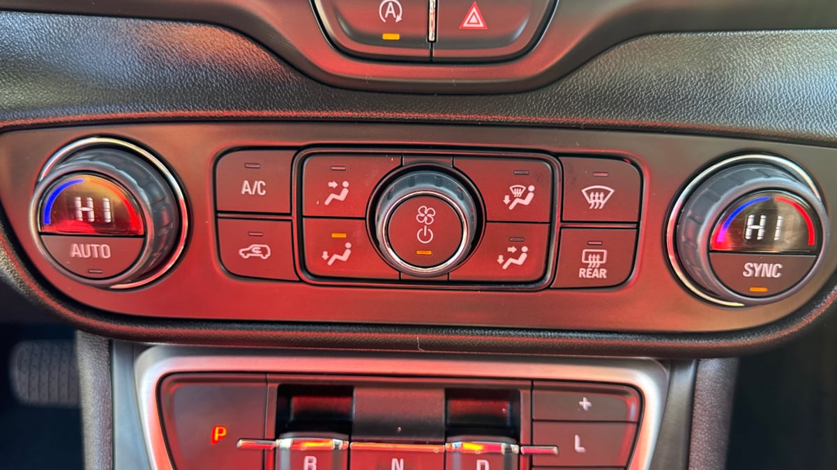 2023 Gmc Terrain SLE photo 25