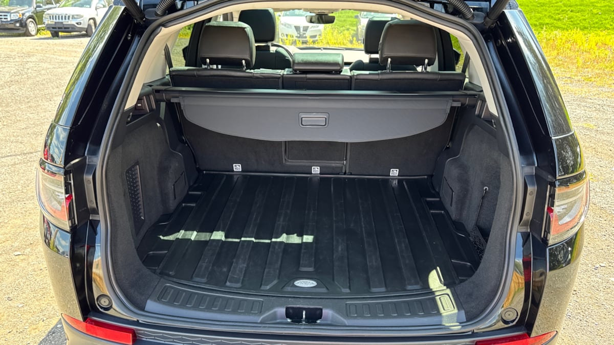 2020 Land Rover Discovery Sport S photo 11